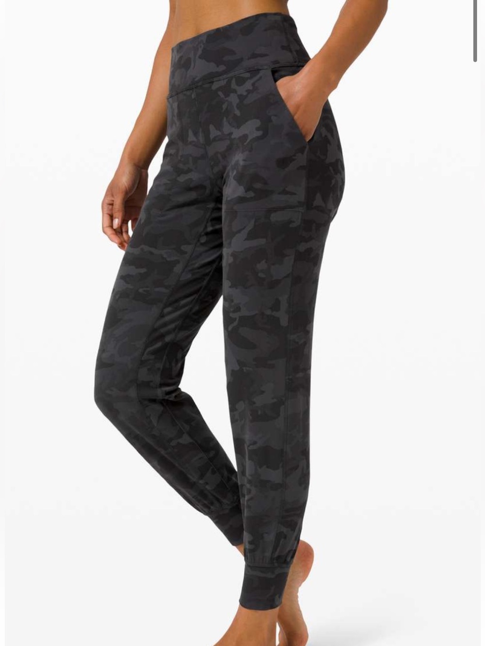 Lululemon 6  Black Camo joggers